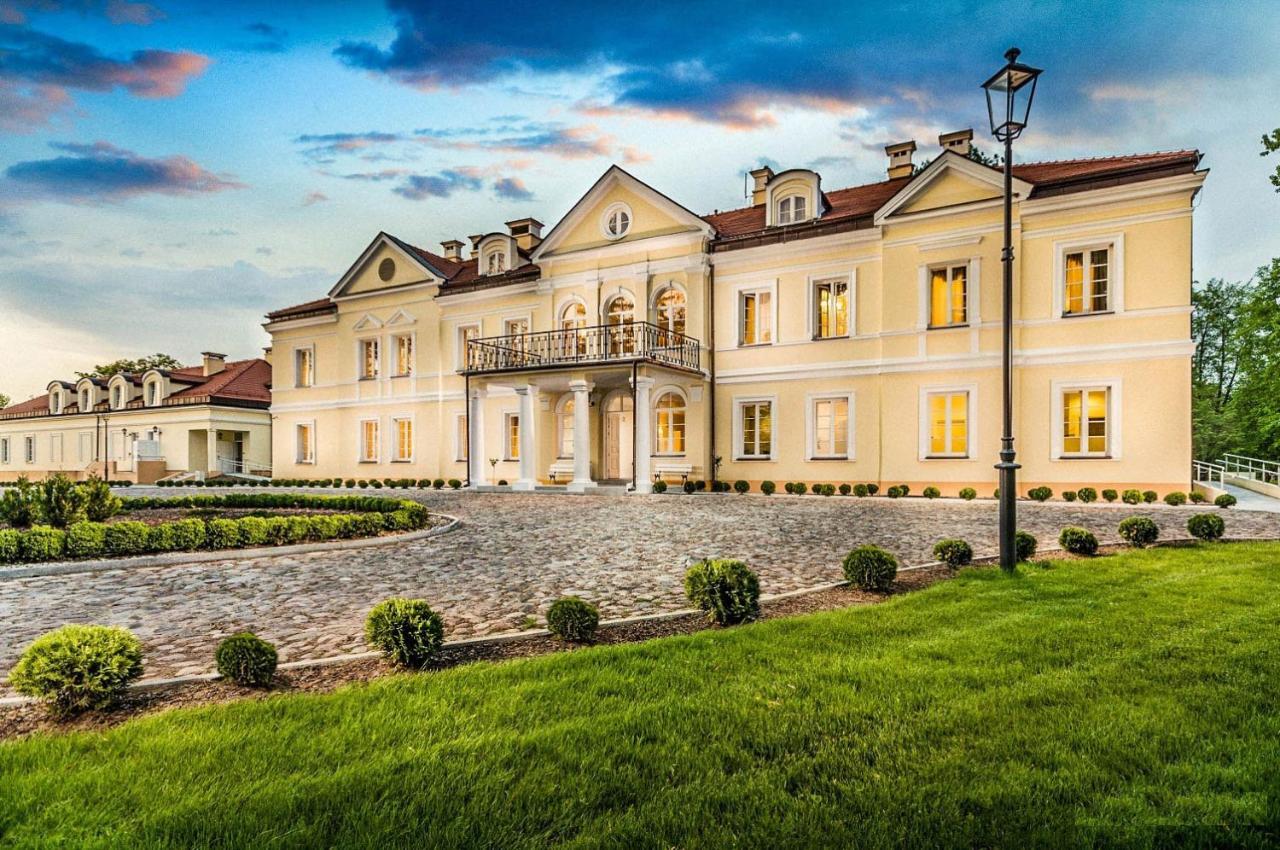 Hotel Sobienie Krolewskie Sobienie Szlacheckie Exterior foto